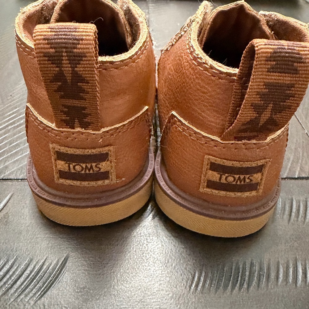 TOMS Tan Kids Boots